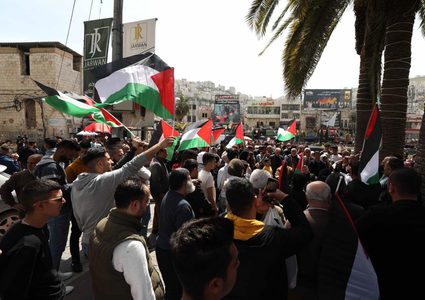 وقفة في نابلس للتنديد بجريمة الاحتلال في جنين