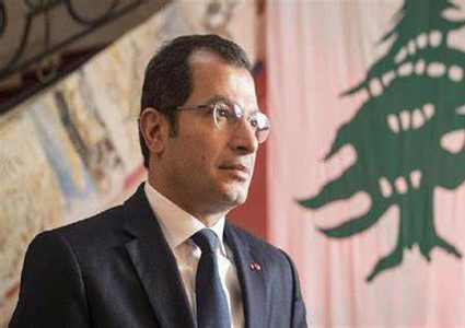 سفير لبنان في باريس المتهم بالتحرّش في طريقه إلى بيروت بعد وقف مهامه