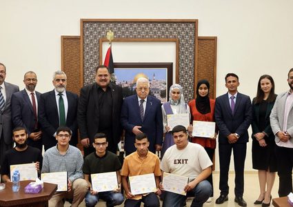 الرئيس يكرّم خريجي الفوج الأول من الأكاديمية الرقمية للابتكار العلمي