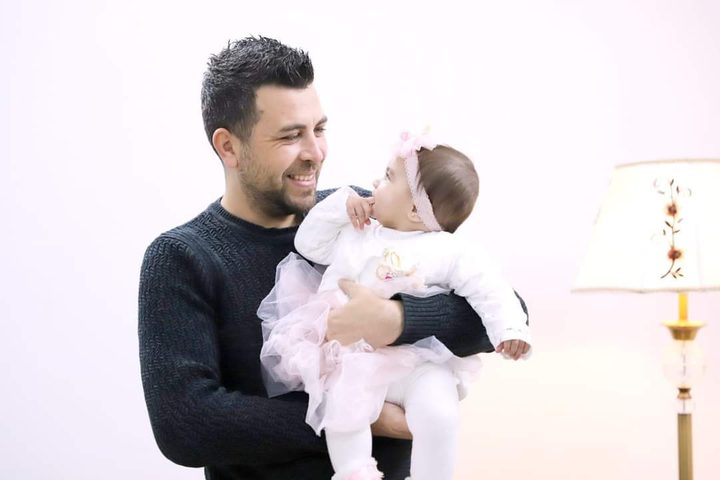 زوجة الصحفي موقدي: حسبي الله ونعم الوكيل بمطلقي الرصاص العشوائي