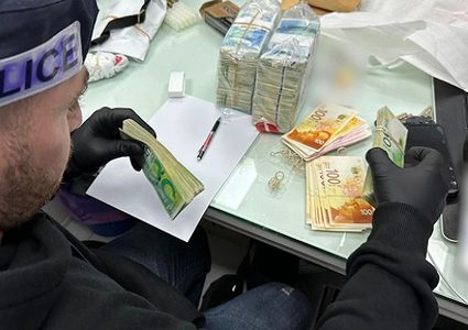 كفر قاسم: اعتقال 3 شبان بتهمة التزوير وسرقة 5 ملايين شيقل