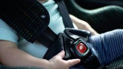 عكا: مصرع طفلة اختناقًا إثر نسيانها داخل سيارة