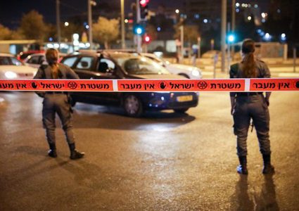 الاحتلال يغلق مدخل قرية دوما جنوب نابلس