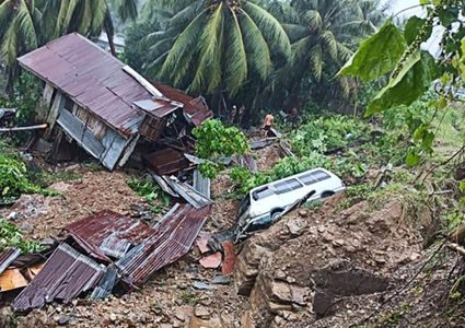 مصرع 19 شخصا في فيضانات وانزلاقات تربة في جنوب آسيا