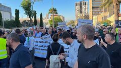 حيفا: الآلاف يتظاهرون ضد استفحال الجريمة وتواطؤ شرطة الاحتلال