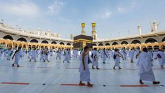 ضيوف الرحمن يستعدون غداً ليوم التروية في رحلتهم الروحانية