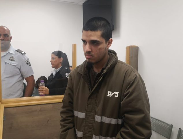 جلسة للأسير المقدسي أحمد مناصرة