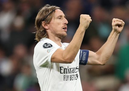 رسميا.. ريال مدريد يعلن تجديد عقد مودريتش