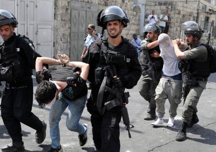 قوات الاحتلال تقتحم مخيم شعفاط وتعتقل مقدسيين