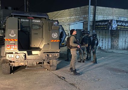 الاحتلال يعتقل طفلا على حاجز شعفاط