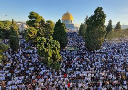 100 ألف مصلٍ يؤدون صلاة عيد الأضحى في المسجد الأقصى