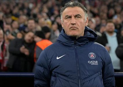 ايقاف مدرب باريس سان جيرمان بتهمة العنصرية والإساءة للإسلام