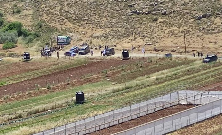 مستوطنون يقتحمون نبع مياه في قريوت