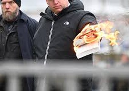 السويد تدين حرق المصحف.. وتعتبره "عملا معاديا للإسلام"