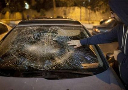 مستوطنون يهاجمون مركبة شرق سلفيت