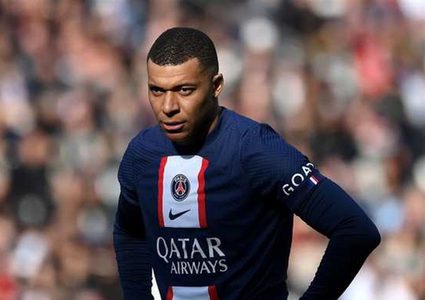 النجم الفرنسي كيليان مبابي على سوق انتقالات اللاعبين ويطلب مبلغا فلكيا