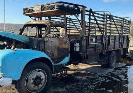 مستوطنون يحرقون شاحنة جنوب نابلس