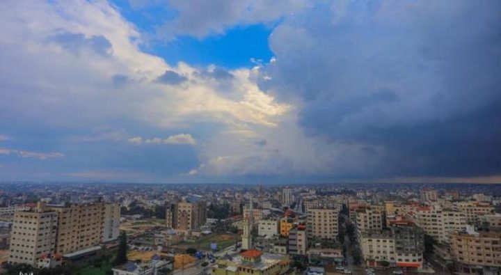 الطقس: أجواء غائمة جزئيا ودرجات الحرارة حول معدلها العام