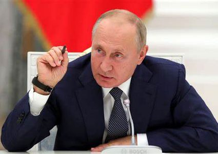 بوتين يصف تدمير الثقافة الروسية في الخارج بالانتحار