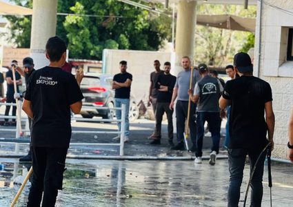 بدء أعمال التنظيف في مستشفى جنين الحكومي عقب انتهاء العدوان الاسرائيلي على جنين