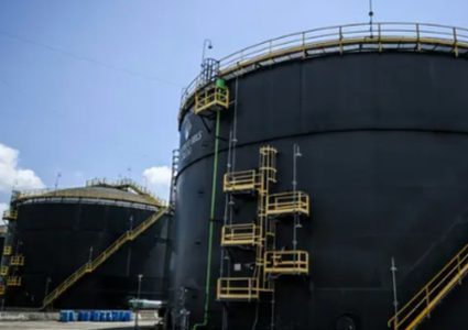 أسعار النفط تتراجع تحت وطأة المخاوف من تباطؤ اقتصادي عالمي