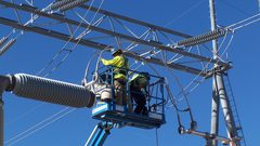 مصر تدرس رفع قدرة خط الكهرباء مع ليبيا إلى 2000 ميجاوات