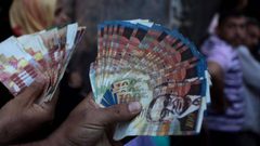 صرف مساعدات للأيتام في قطاع غزة غدا بقيمة 5 ملايين شيقل