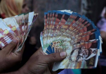 صرف مساعدات للأيتام في قطاع غزة غدا بقيمة 5 ملايين شيقل