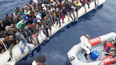 إنقاذ مهاجرين في إيطاليا ومالطا بينهم أطفال ونساء حوامل