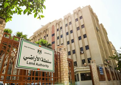 سلطة الأراضي تصادق على 814 رخصة بناء خلال شهر حزيران الماضي