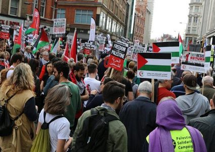 الجالية الفلسطينية في أمريكا يتظاهرون ضد العدوان الإسرائيلي على جنين