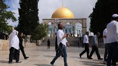 عشرات المستوطنين يقتحمون "الأقصى"