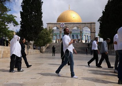 عشرات المستوطنين يقتحمون "الأقصى"