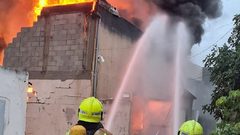 الناصرة.. حريق هائل يسفر عن انهيار محل تجاري