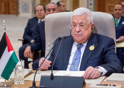 الرئيس عباس يشكر الرئيس الجزائري على تقديم منحة عاجلة لإعادة إعمار جنين