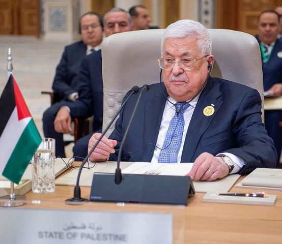 الرئيس عباس يشكر الرئيس الجزائري على تقديم منحة عاجلة لإعادة إعمار جنين