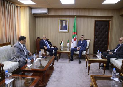 الرجوب يبحث مع وزير الشباب والرياضة الجزائري تعزيز التعاون
