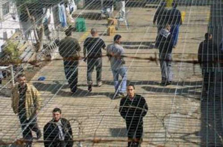 هيئة الأسرى : الاحتلال أصدر 290 قرار اعتقال إداري خلال الشهر الماضي