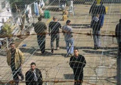 هيئة الأسرى : الاحتلال أصدر 290 قرار اعتقال إداري خلال الشهر الماضي