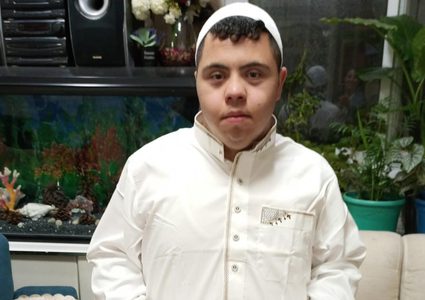 الاحتلال يستدعي مقدسيا مصابا بمتلازمة داون للتحقيق معه