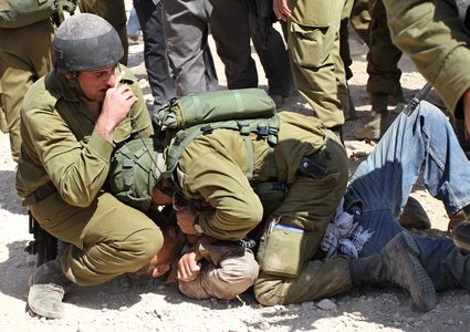 الاحتلال يعتدي على مسن فلسطيني قرب رام الله