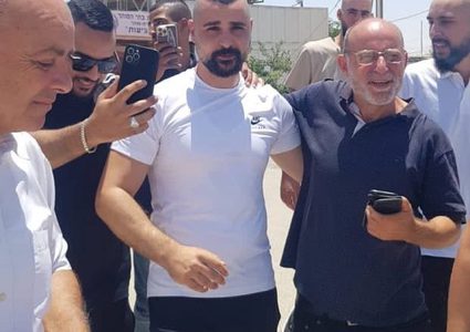 الاحتلال يفرج عن الأسير المقدسي بشار عبيدي بعد اعتقال دام 9 أعوام