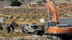 الاحتلال يستولي على خيام وحظائر غرب بيت لحم