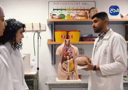 خريجو كلية الطب و علوم الصحة في النجاح الوطنية يروون تفاصيل رحتلهم الدراسية