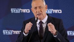 غانتس: نتنياهو يلعب بالنار وقرر تمزيق دولة إسرائيل