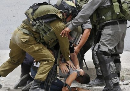 الاحتلال يعتقل شابا من كوبر شمال رام الله