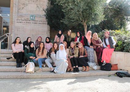 مطالبات بإعادة فتح باب المصلى المخصص للنساء في الجامعة العبرية