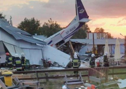 خمسة قتلى في تحطم طائرة صغيرة في بولندا