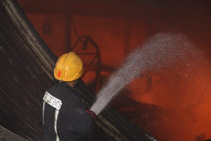 الأردن: إخماد حريق كبير في مصنع للزيوت والمواد البترولية بمحافظة المفرق