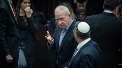 خلاف حاد بين غالانت وبن غفير بسبب صلاحيات الاعتقال الإداري